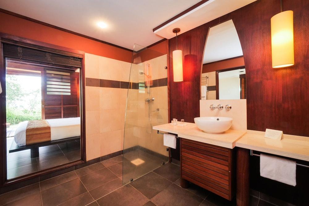 Hotel Tieti Poindimié 外观 照片