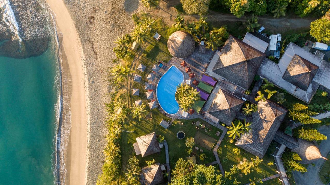 Hotel Tieti Poindimié 外观 照片