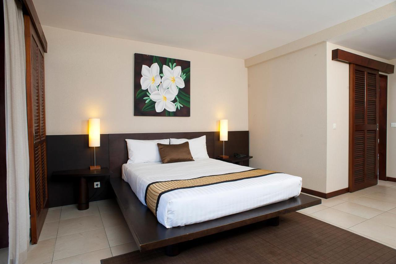 Hotel Tieti Poindimié 外观 照片